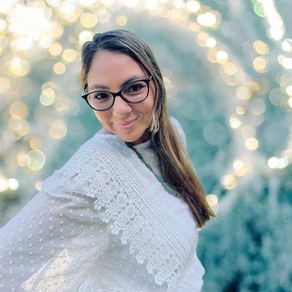 HEY! WELCOME TO MY CLOSET - Picture 3 of 11